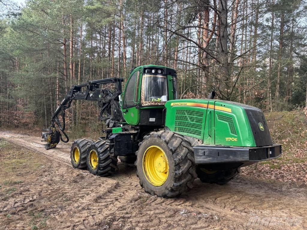 John Deere 1170 E Skovningsmaskiner