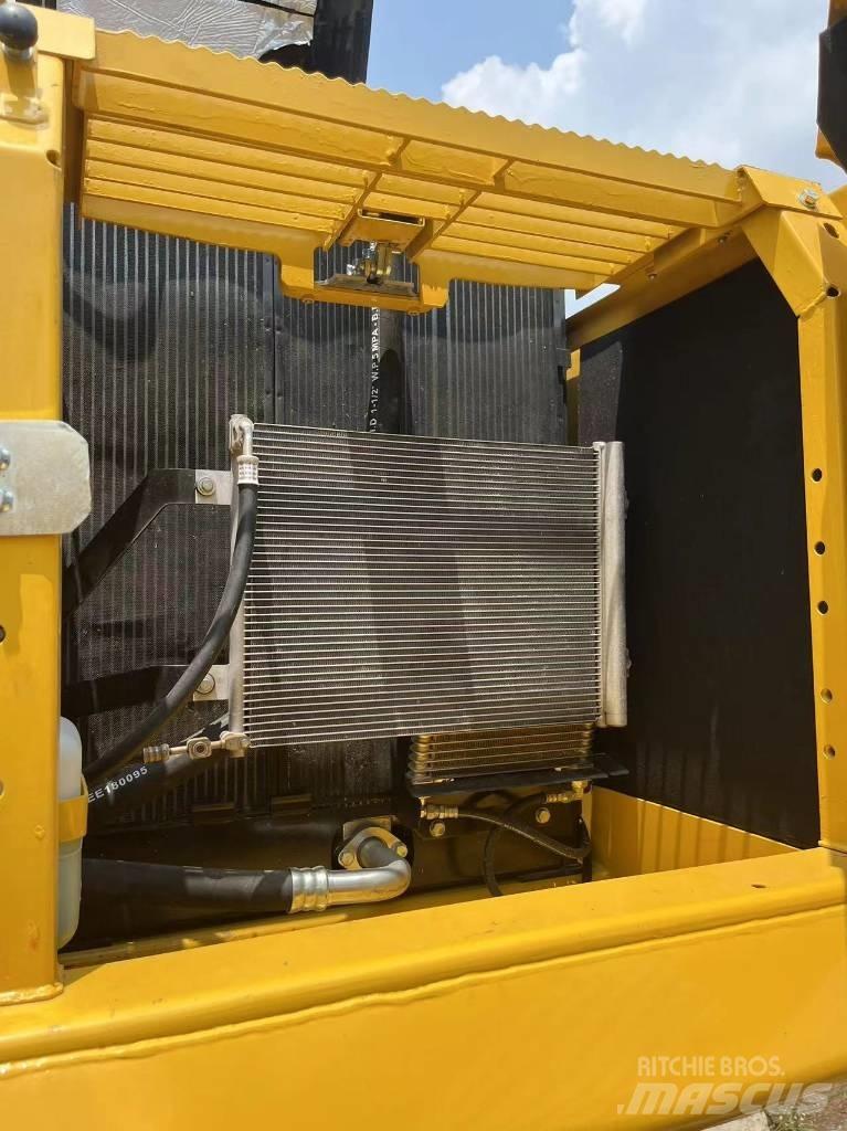 Komatsu PC 240-8 Gravemaskiner på larvebånd