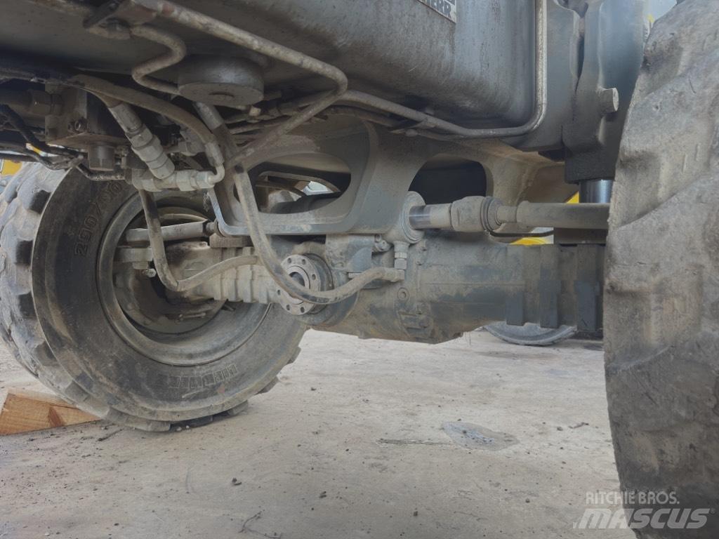 Liebherr A 910 Comp Aksler