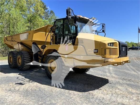 CAT 730 Terrængående lastbiler