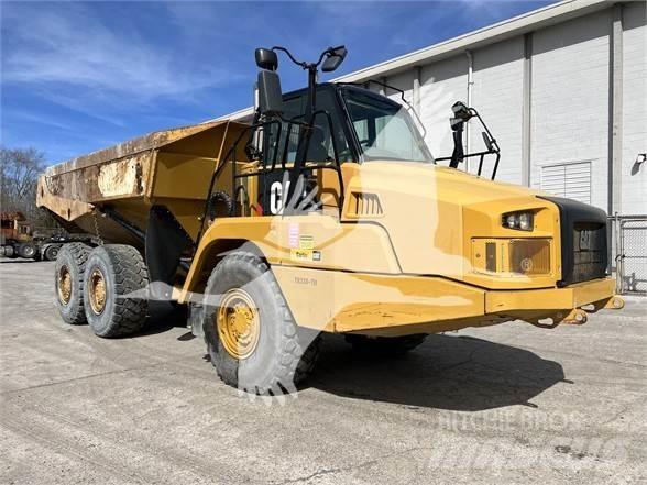 CAT 730C2 Terrængående lastbiler