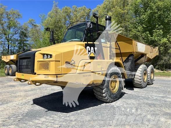 CAT 730C2 Terrængående lastbiler