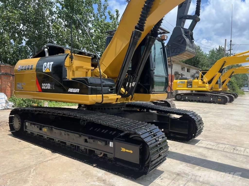 CAT 323d2l Midi-gravemaskiner 7t - 12t