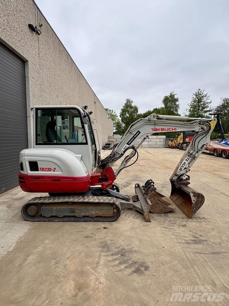 Takeuchi TB 235 Minigravemaskiner
