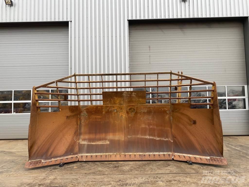 CAT D9U Blade Klinger