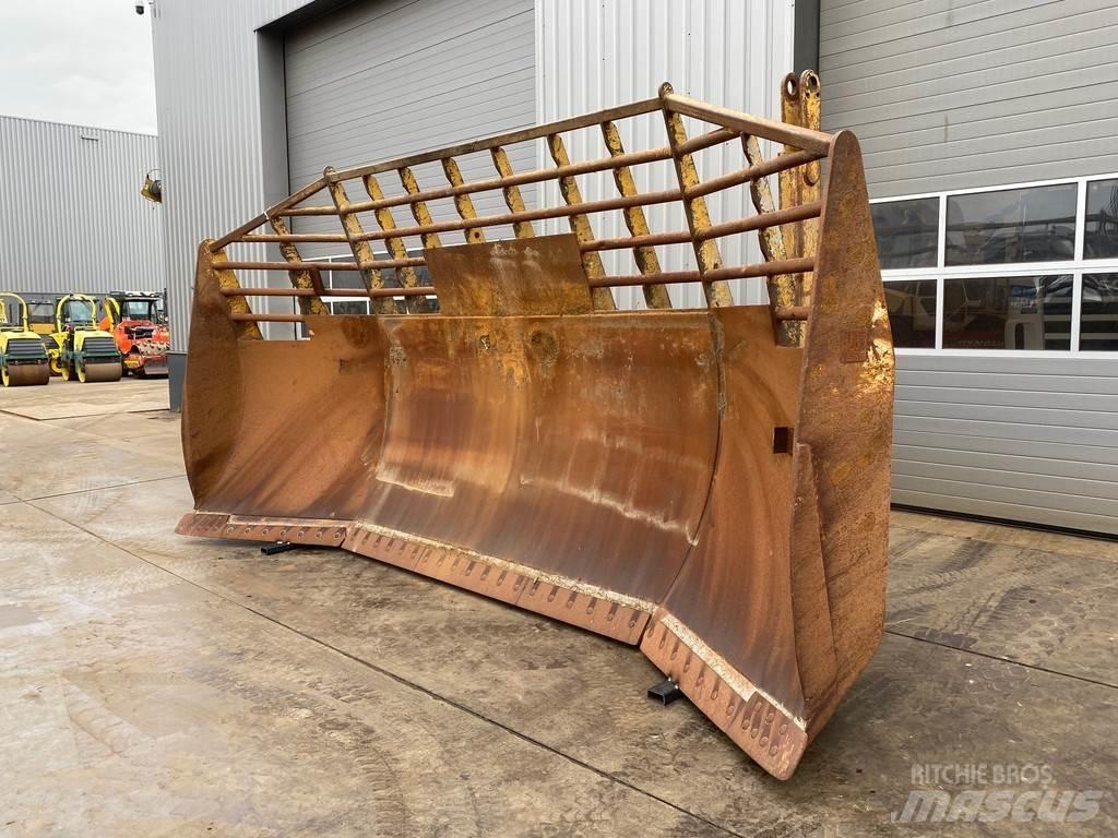CAT D9U Blade Klinger