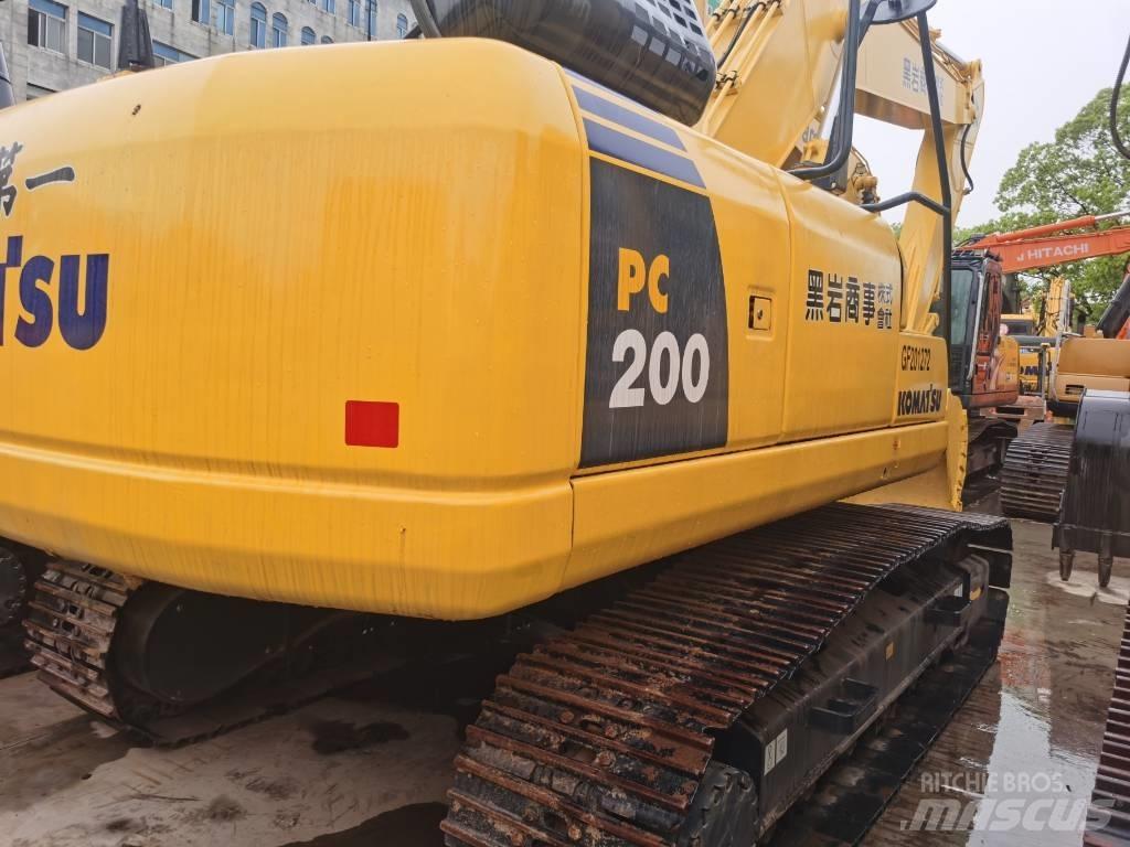 Komatsu PC 200-8 Gravemaskiner på larvebånd