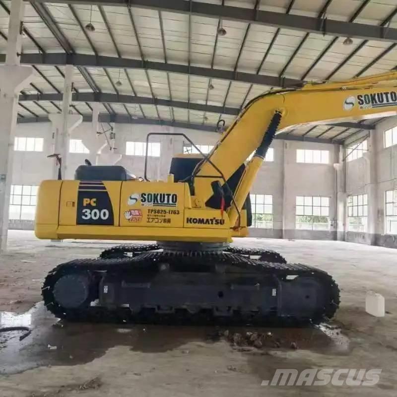 Komatsu PC300-7 Gravemaskiner på larvebånd