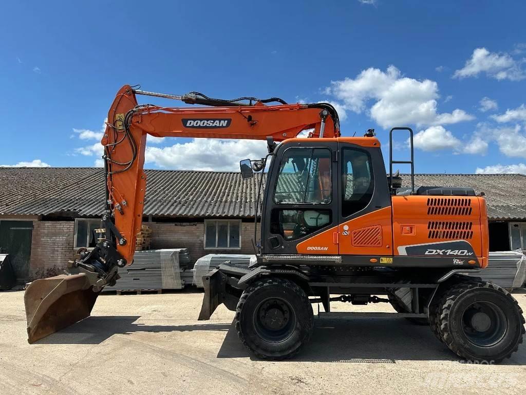 Doosan DX140W-5 Gravemaskiner på hjul