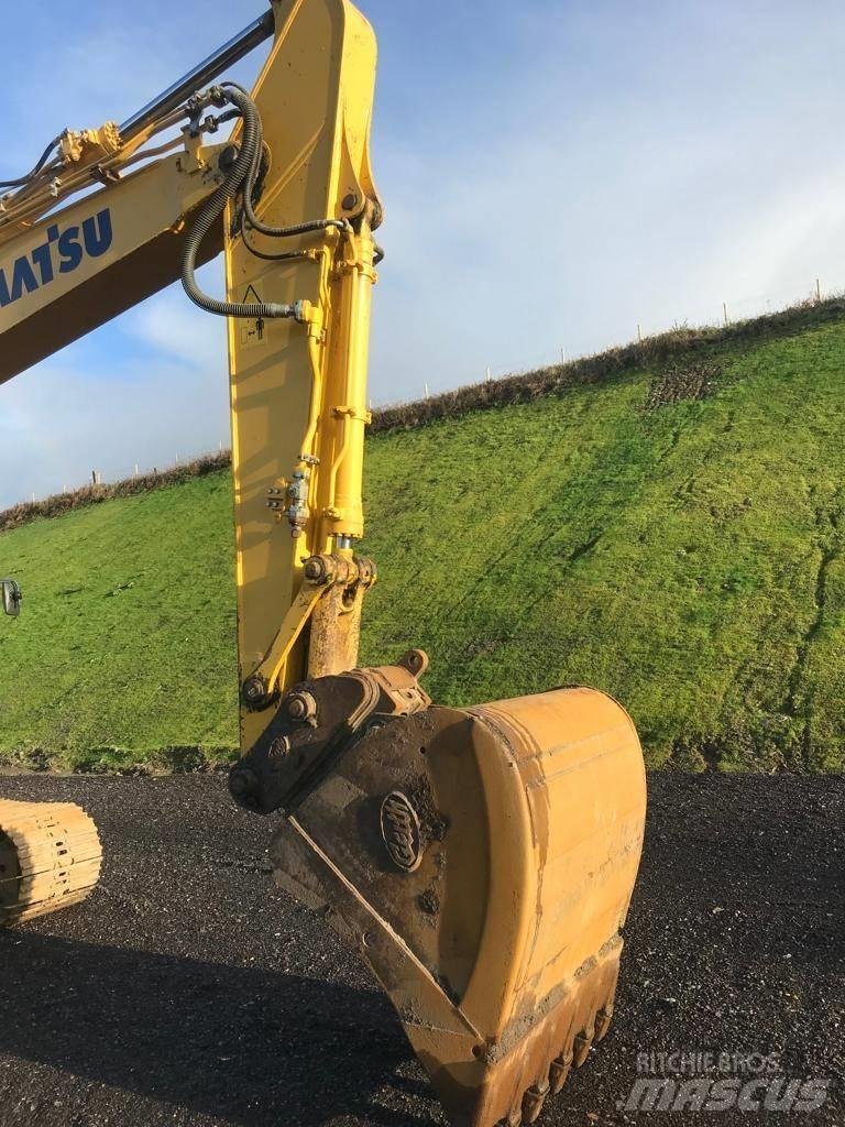 Komatsu PC210-11 Gravemaskiner på larvebånd