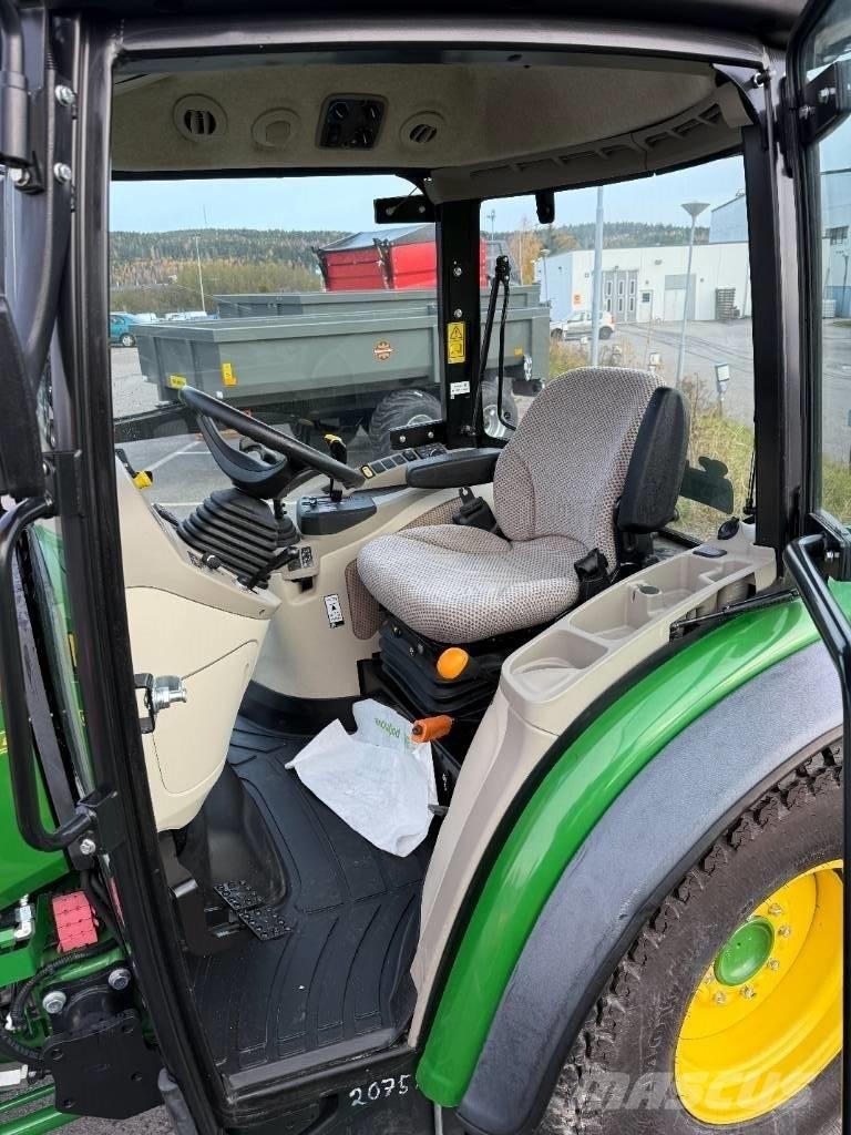 John Deere 3046 R Kompakte traktorer