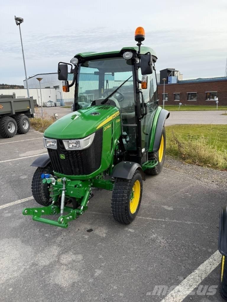 John Deere 3046 R Kompakte traktorer