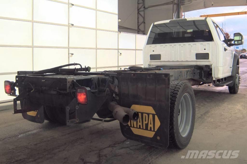 Ford F 550 XLT SD Chassis