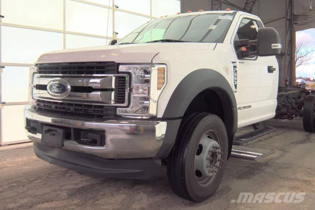 Ford F 550 XLT SD Chassis