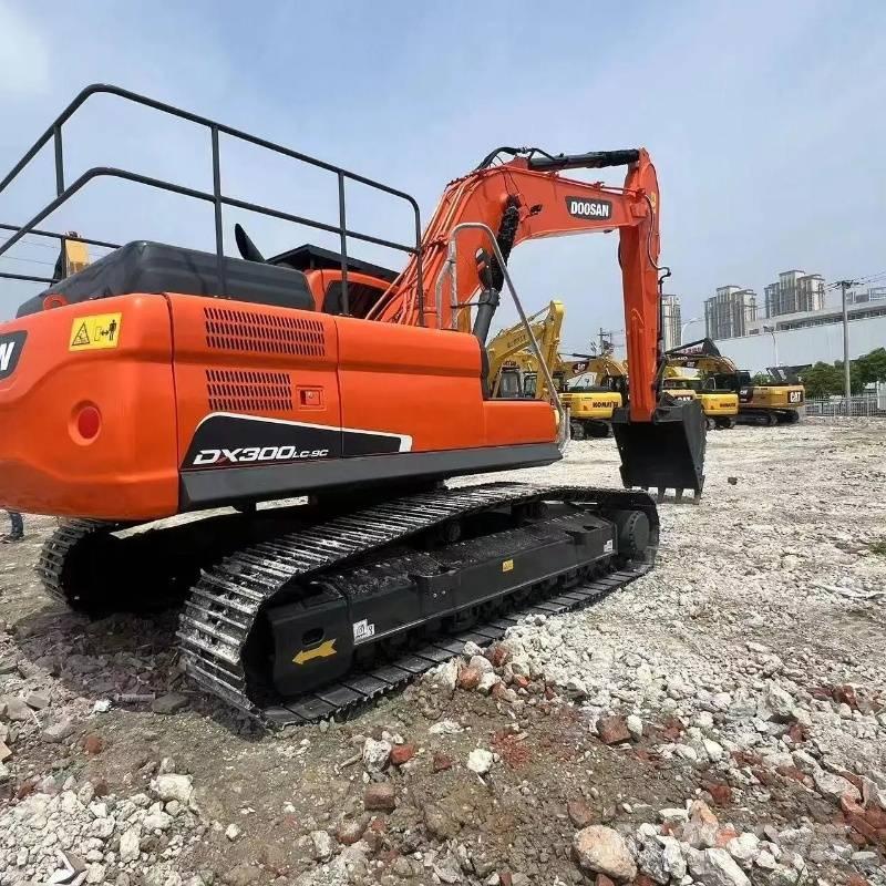 Doosan DX 300 Gravemaskiner på larvebånd