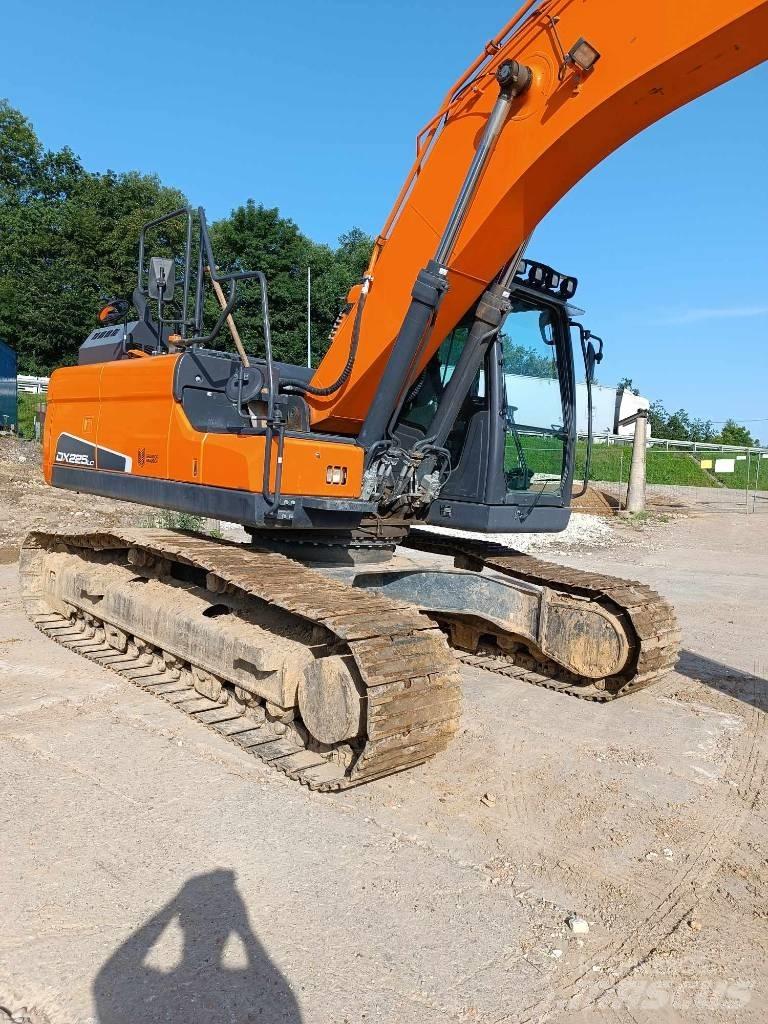 Doosan DX 225 LC-5 Gravemaskiner på larvebånd