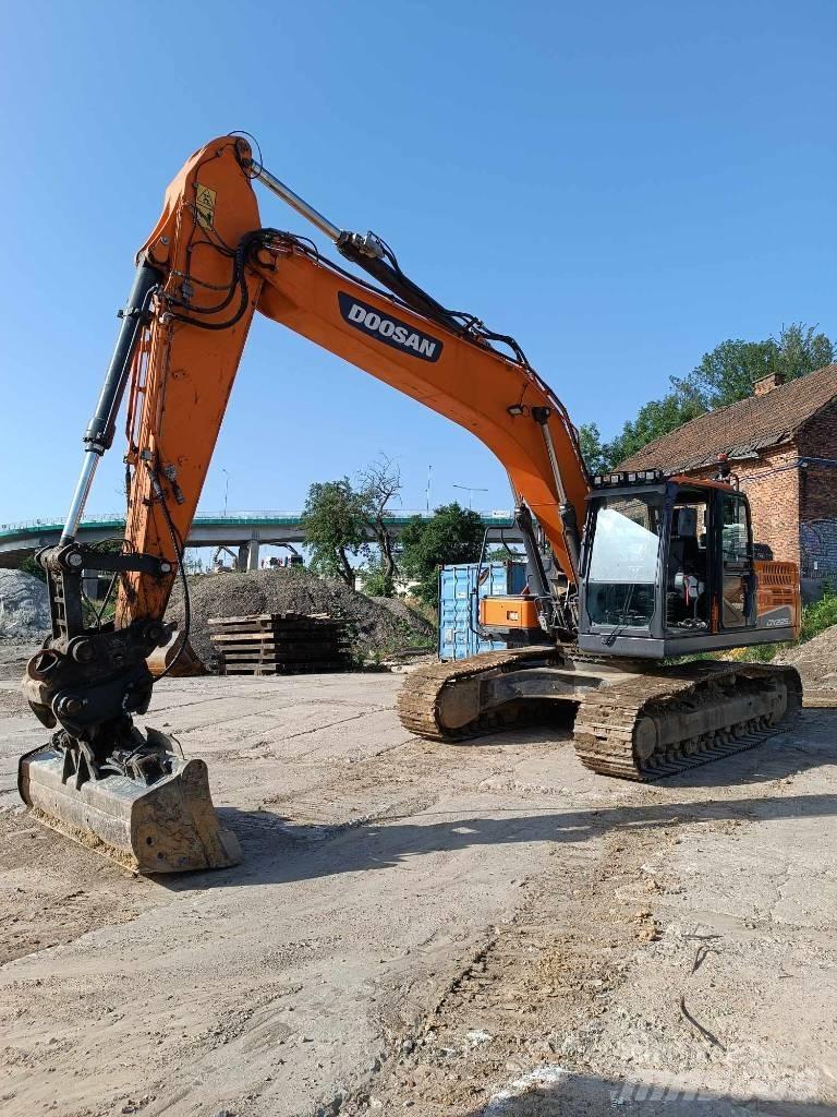 Doosan DX 225 LC-5 Gravemaskiner på larvebånd