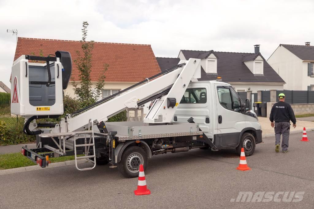 Iveco IS35SI2AA Lastbilmonterede lifte