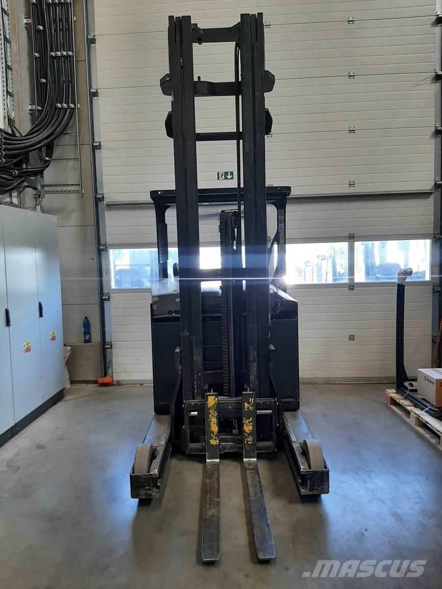 Yale MR16H Reachtruck