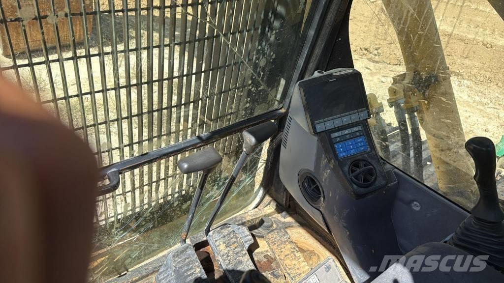 Komatsu 2012 Kraner på larvebånd