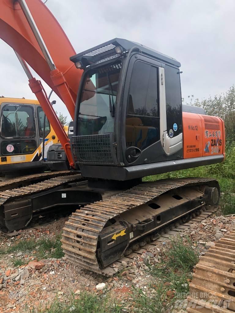 Hitachi ZX 240 Gravemaskiner på larvebånd