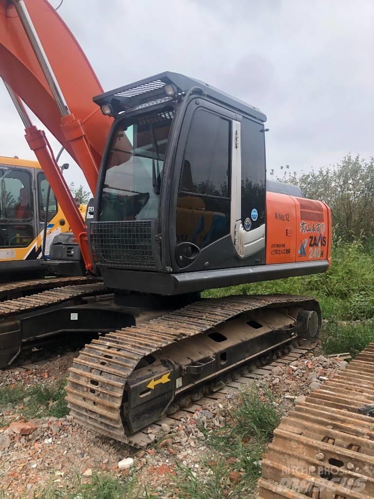 Hitachi ZX 240 Gravemaskiner på larvebånd