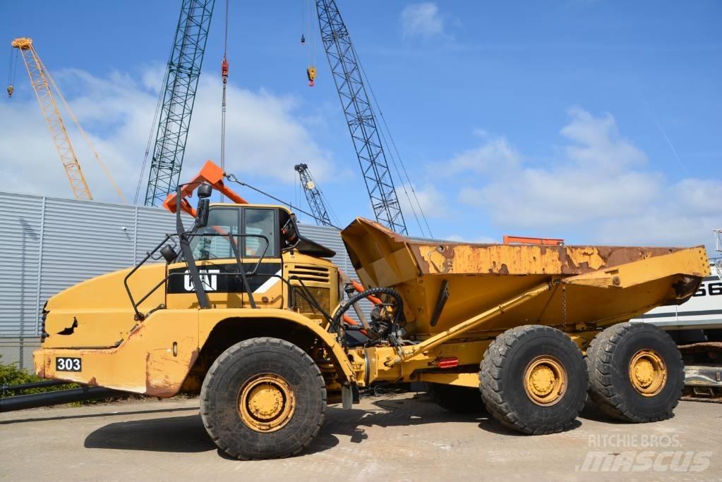 CAT 735 Terrængående lastbiler