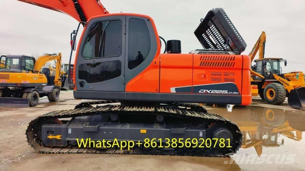 Doosan DX 225 Gravemaskiner på larvebånd