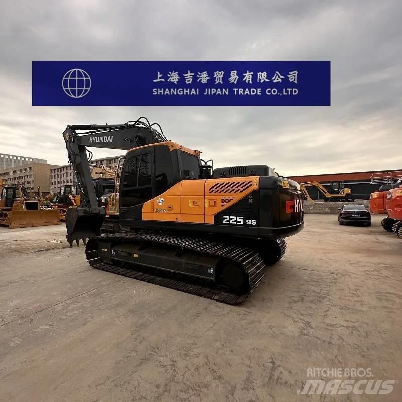 Hyundai R225 Gravemaskiner på larvebånd