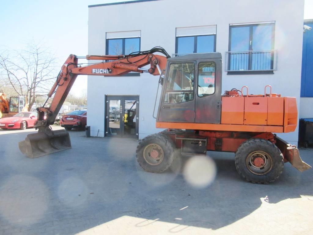 Fuchs 712M Gravemaskiner på hjul