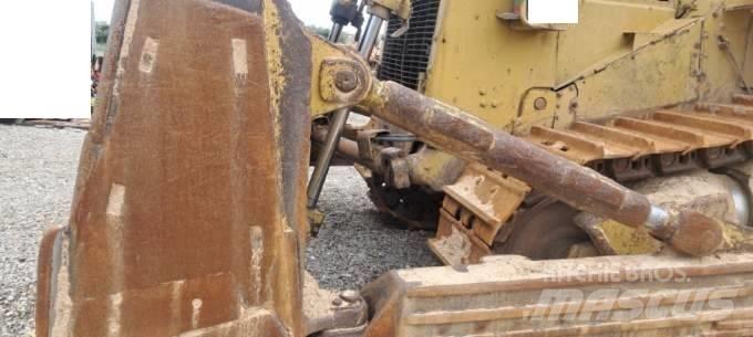 CAT D 9 N Bulldozer på larvebånd