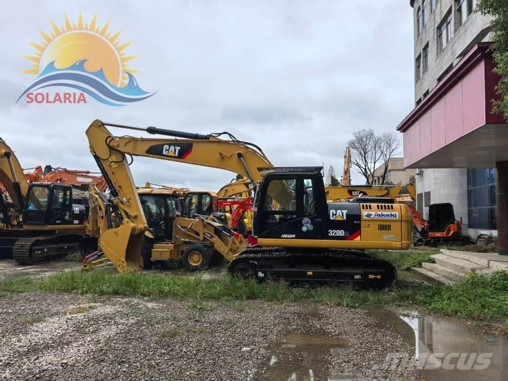 CAT 320D2L Gravemaskiner på larvebånd