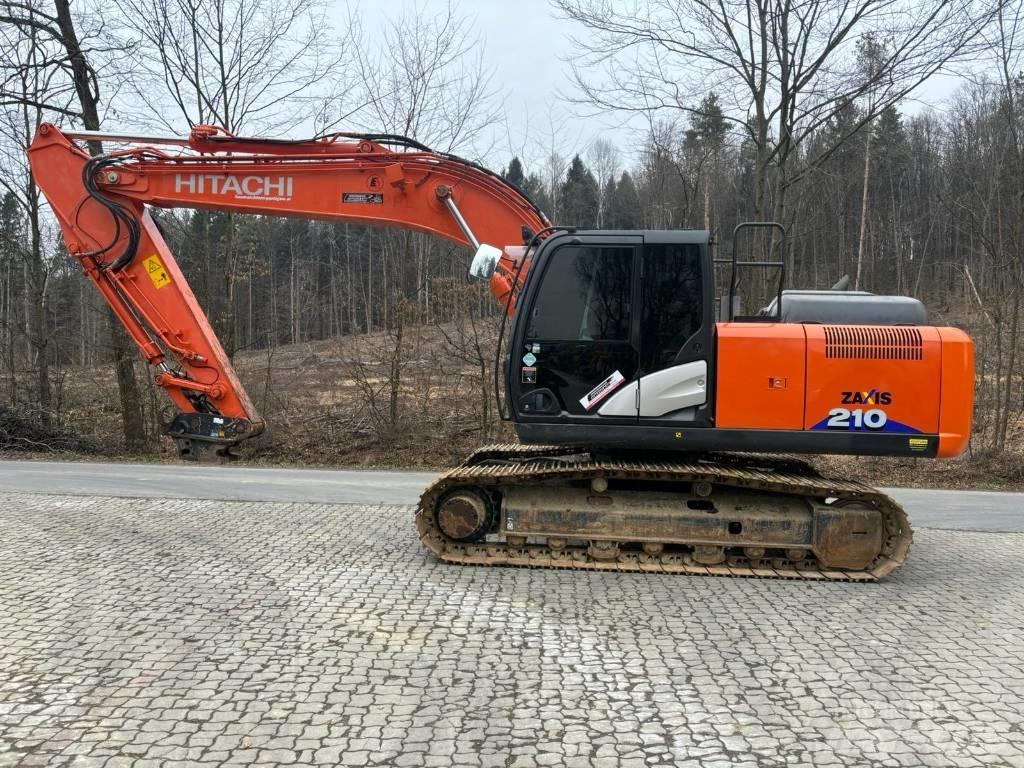 Hitachi ZX 210-6 Gravemaskiner på larvebånd