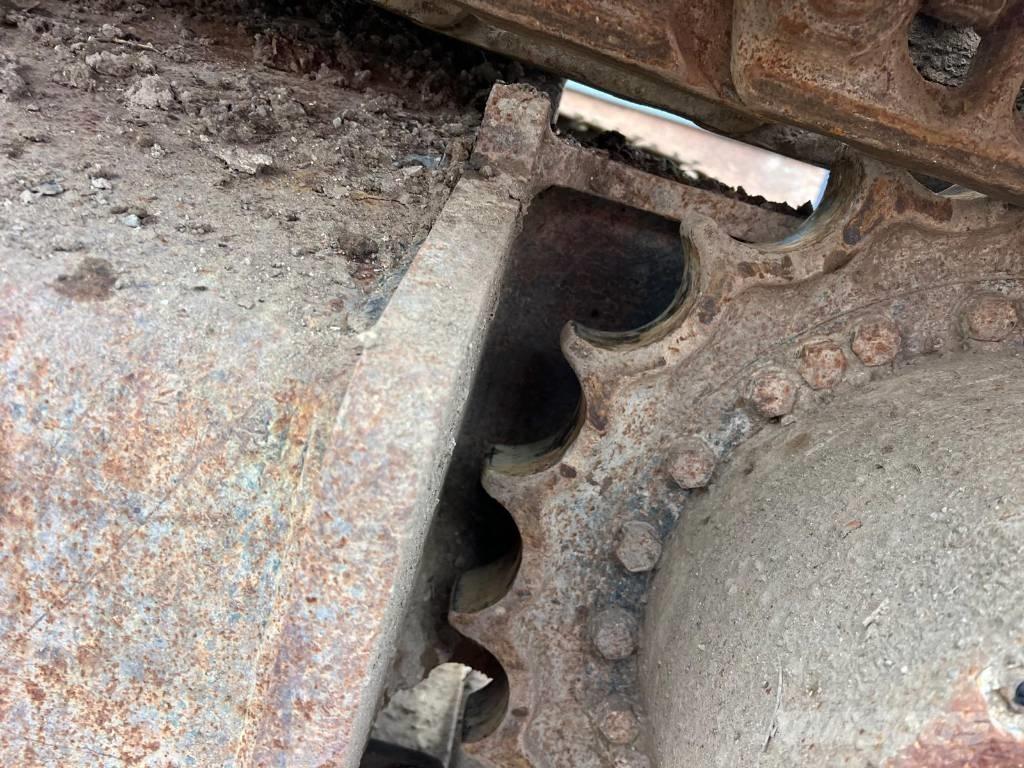 Hyundai HX 220 L Gravemaskiner på larvebånd