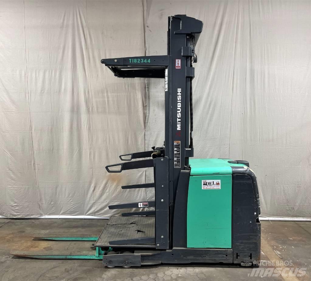 Mitsubishi EOP11N2 Plukketruck, medium