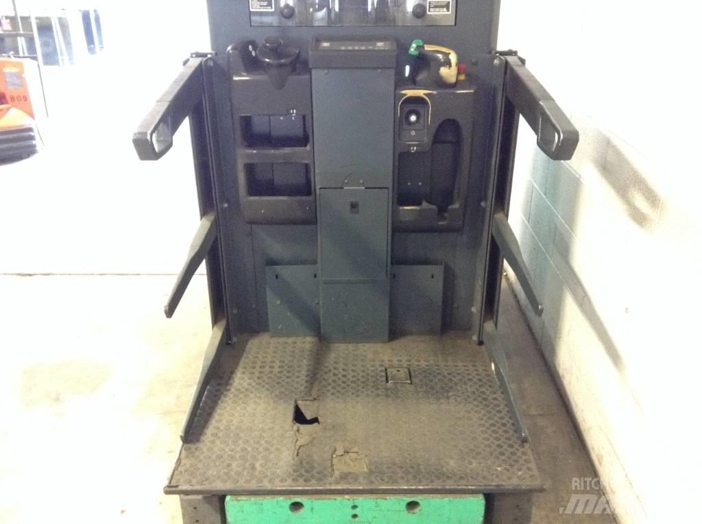 Mitsubishi EOP11N2 Plukketruck, medium