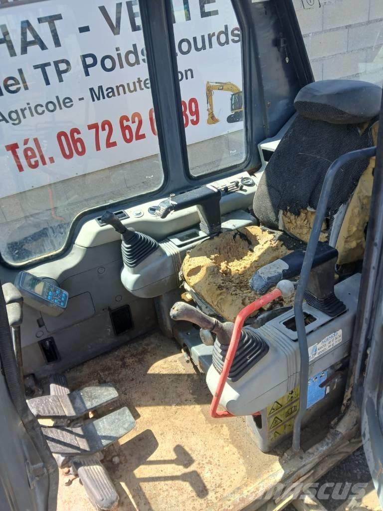 Komatsu PC 210 Kabiner og interiør