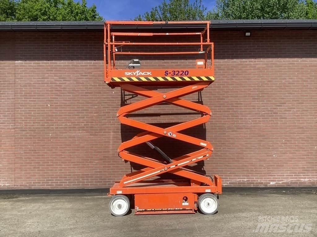 SkyJack SJIII3220 Saxlifte