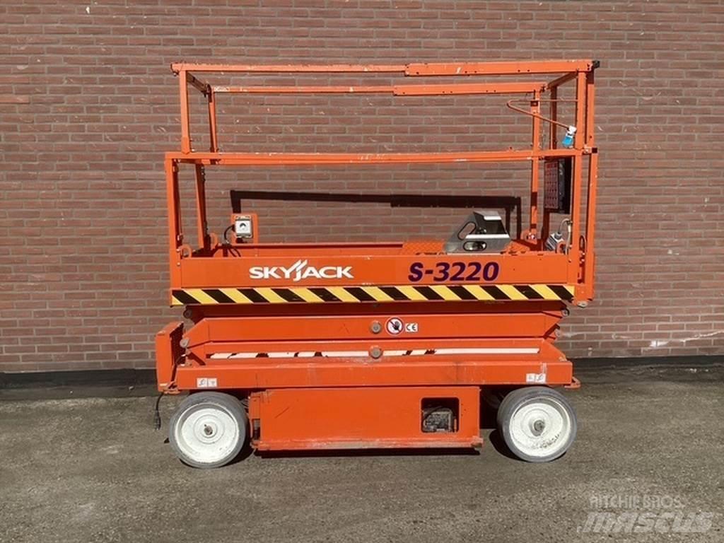 SkyJack SJIII3220 Saxlifte