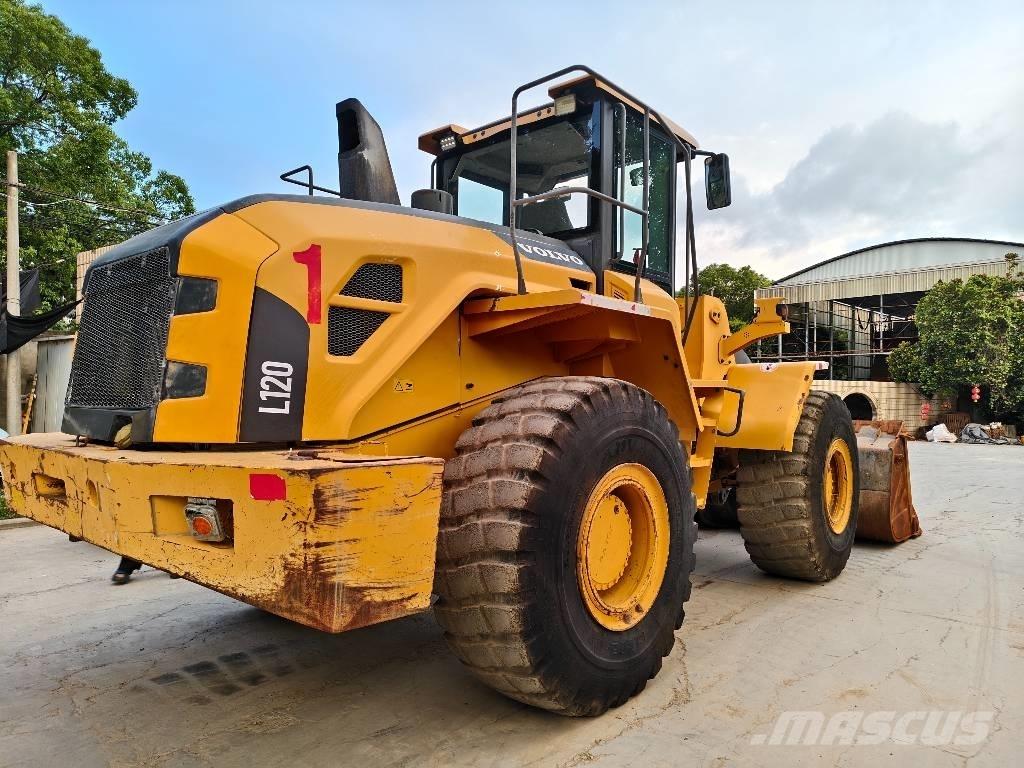 Volvo L 120 Læssemaskiner på hjul