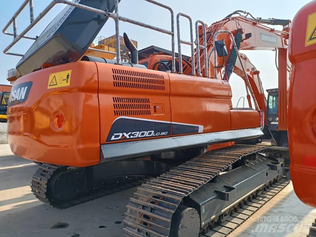 Doosan DX300-9 Gravemaskiner på larvebånd
