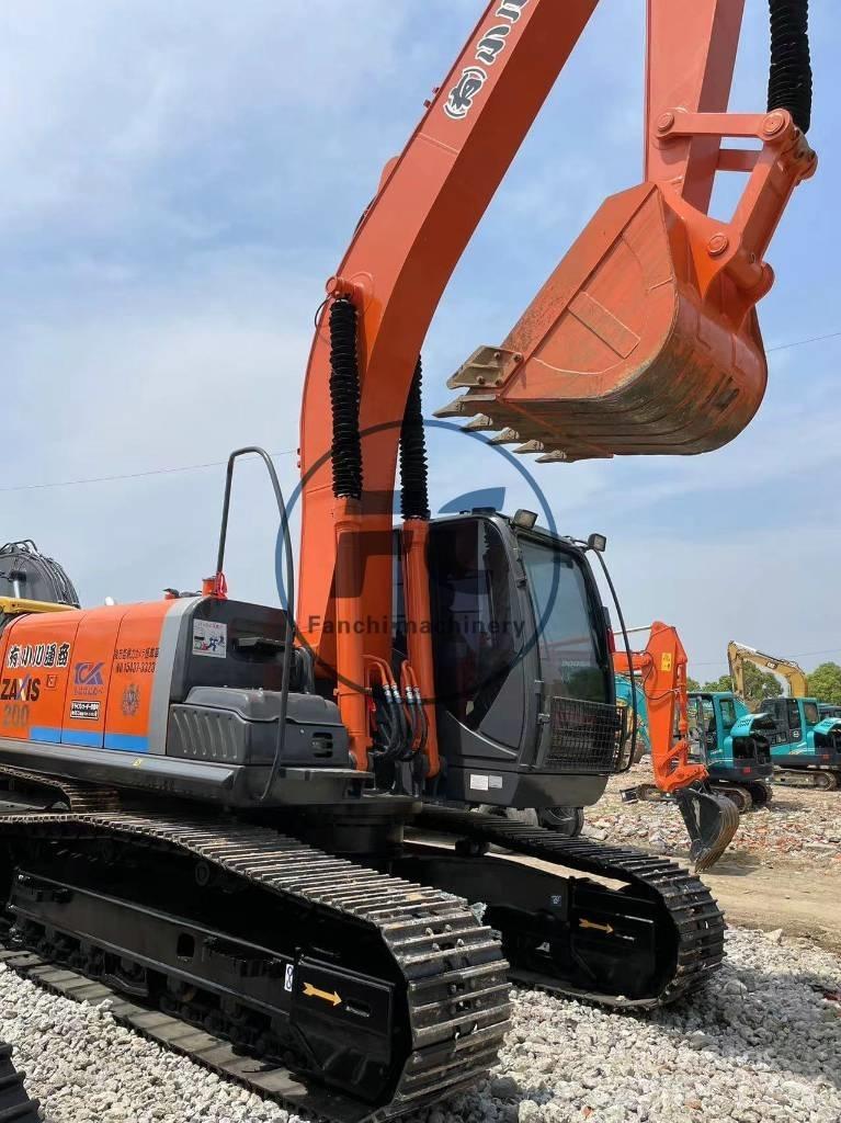 Hitachi ZX 200-3 Gravemaskiner på larvebånd