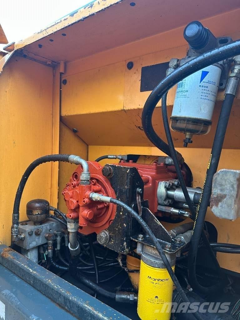 Hyundai 220LC-9S Gravemaskiner på larvebånd