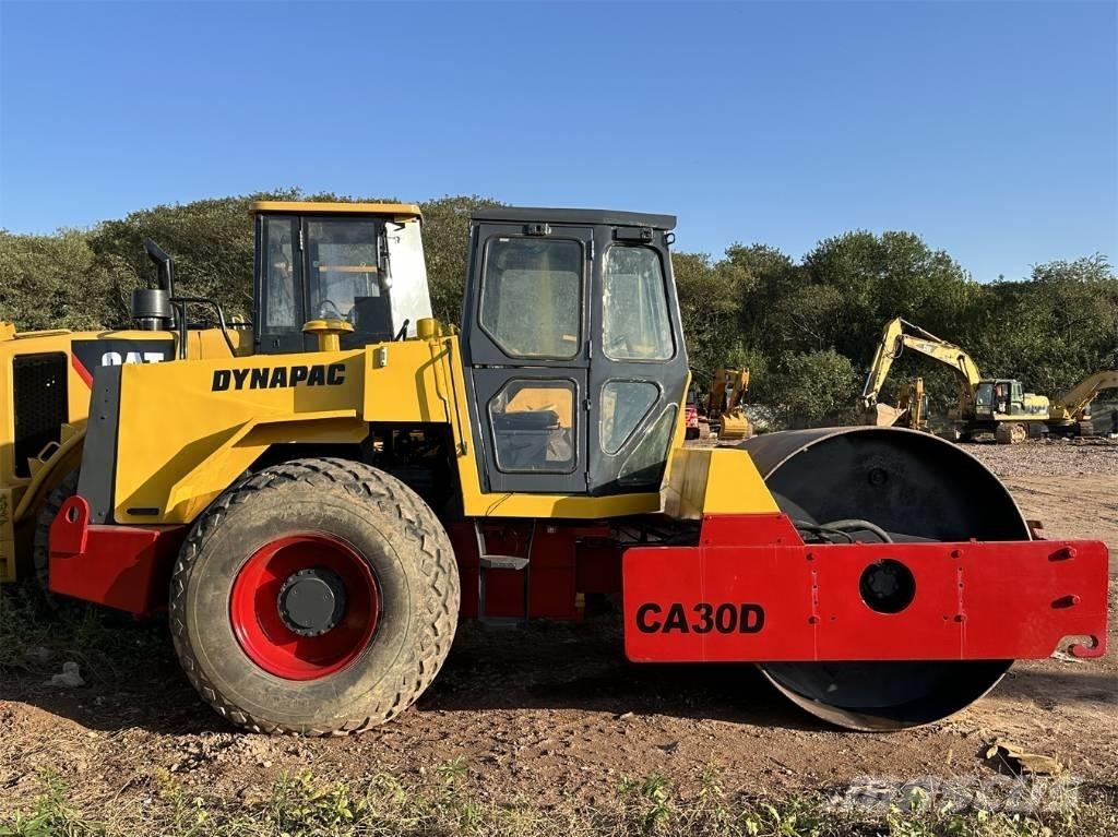 Dynapac CA 30 D Enkelt tromle