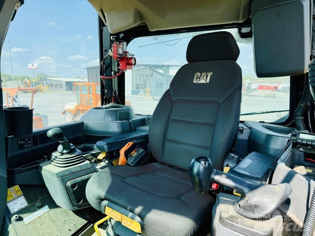 CAT D 7 Bulldozer på larvebånd
