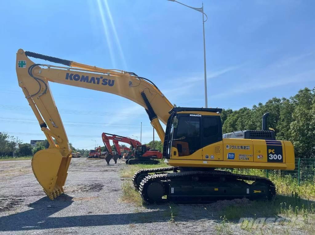 Komatsu PC 300 Gravemaskiner på larvebånd