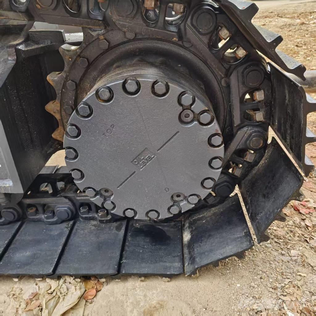 Komatsu PC 200-8 Gravemaskiner på larvebånd