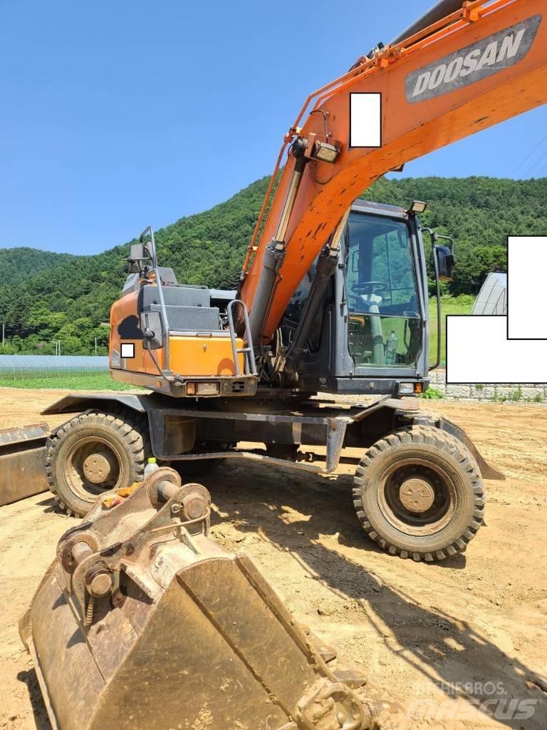 Doosan DX 140 W Gravemaskiner på hjul