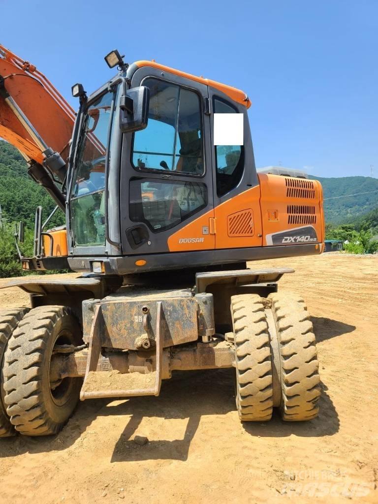 Doosan DX 140 W Gravemaskiner på hjul