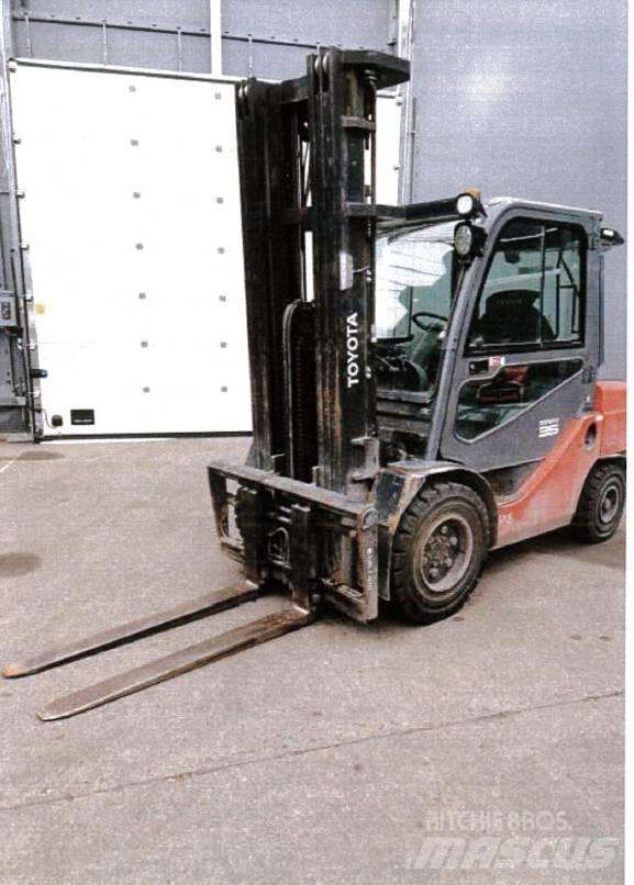 Toyota 8 FD JF 35 Diesel gaffeltrucks